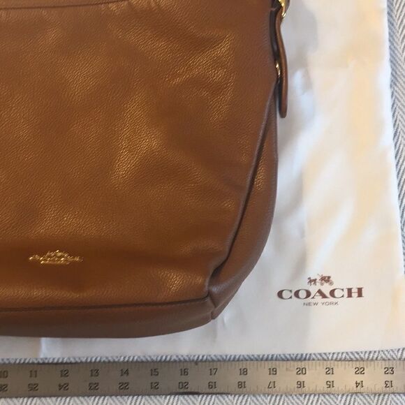 Coach Classic Shoulder BAG with Dust Bag, Brown Pebbled leather Adjustable strap - Picture 15 of 16